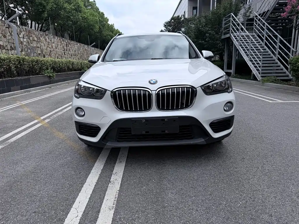 BMW X1 — фото 2