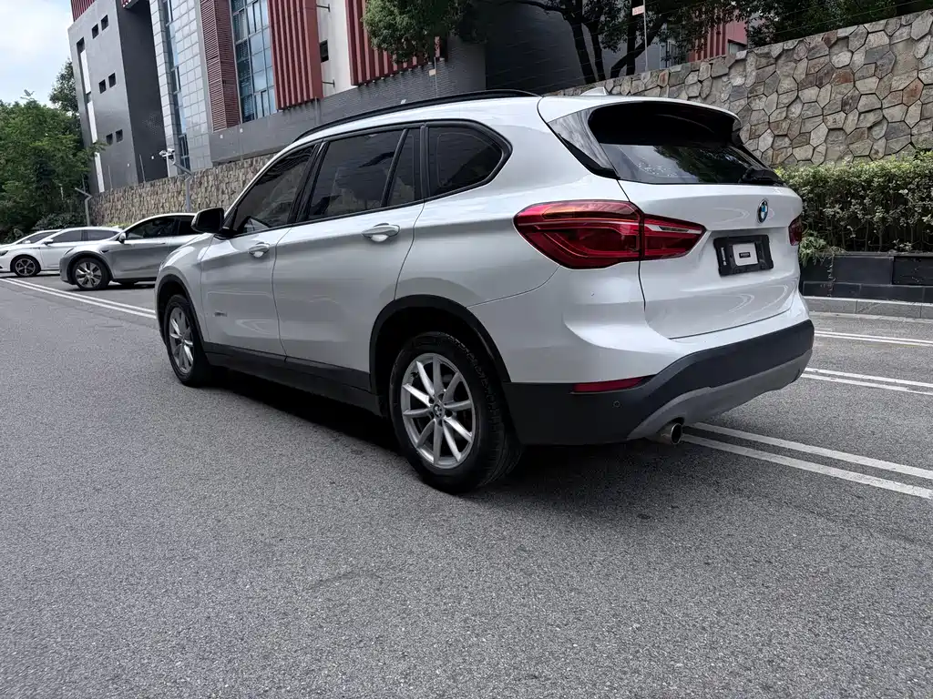 BMW X1 — фото 11