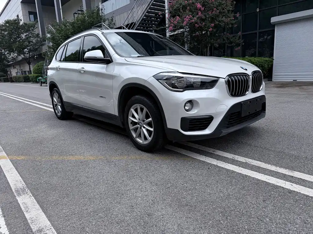 BMW X1 — фото 3