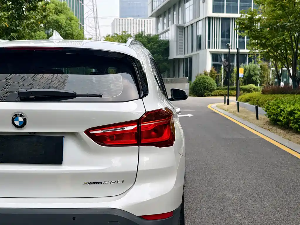 BMW X1 — фото 13