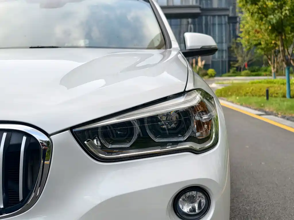 BMW X1 — фото 9