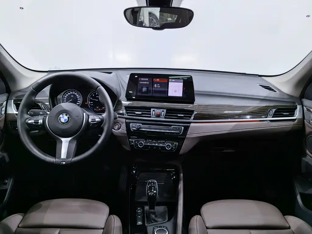 BMW X1 — фото 8