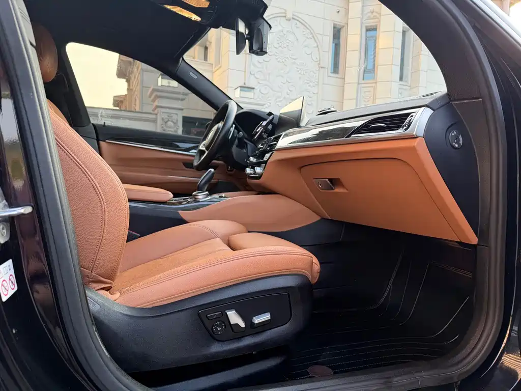BMW 6 Series GT — фото 11