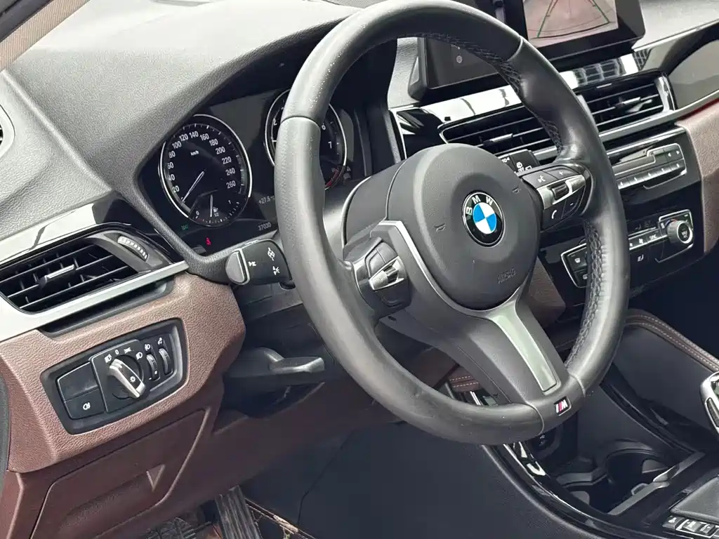 BMW X1 — фото 13
