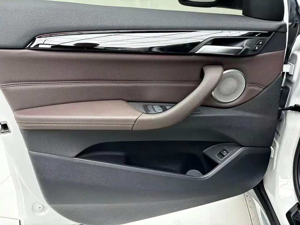 BMW X1 — фото 17