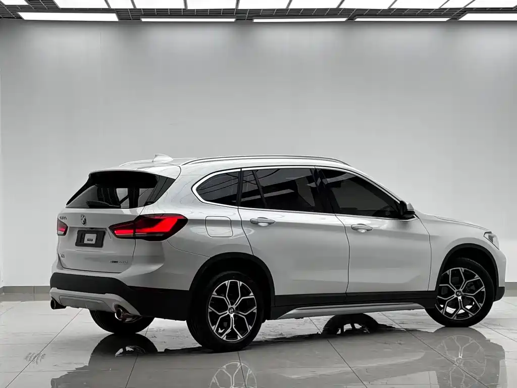 BMW X1 — фото 4