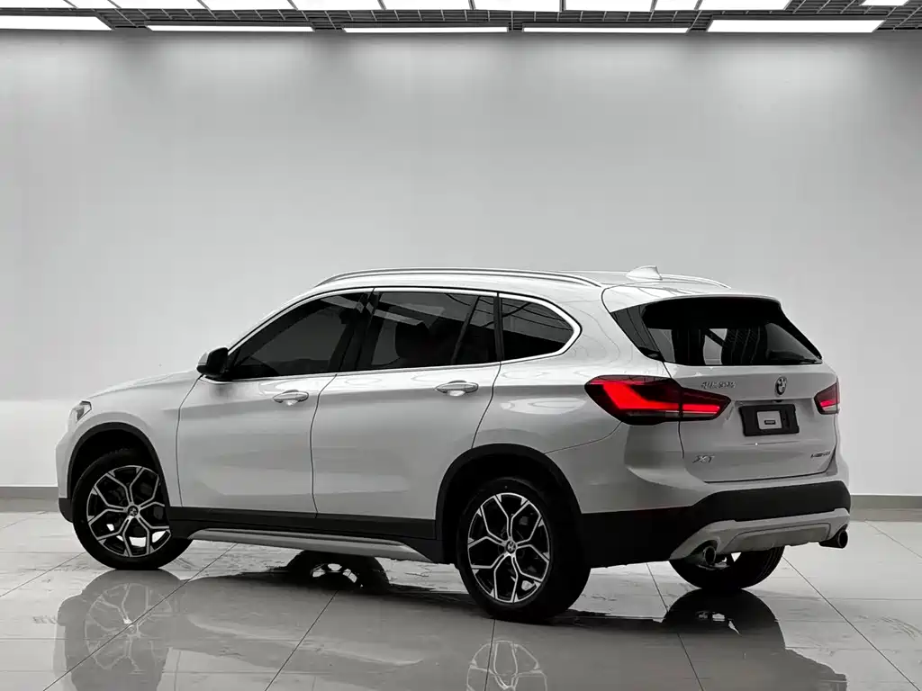 BMW X1 — фото 5