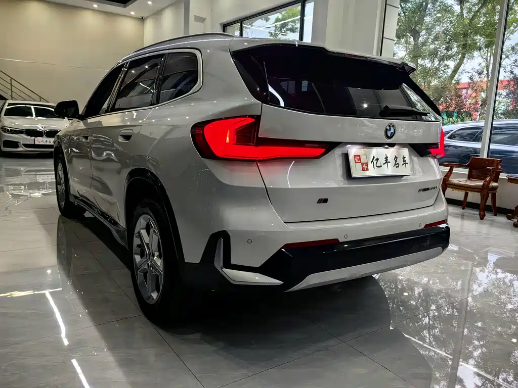 BMW X1 — фото 5