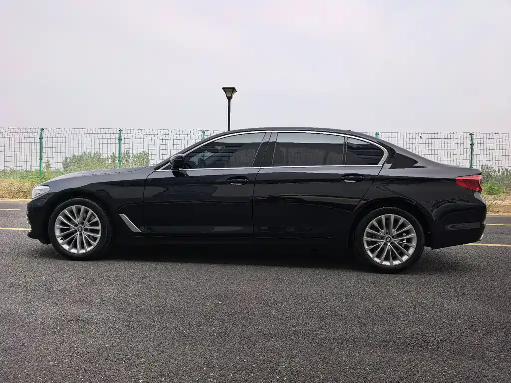 BMW 5 Series — фото 5