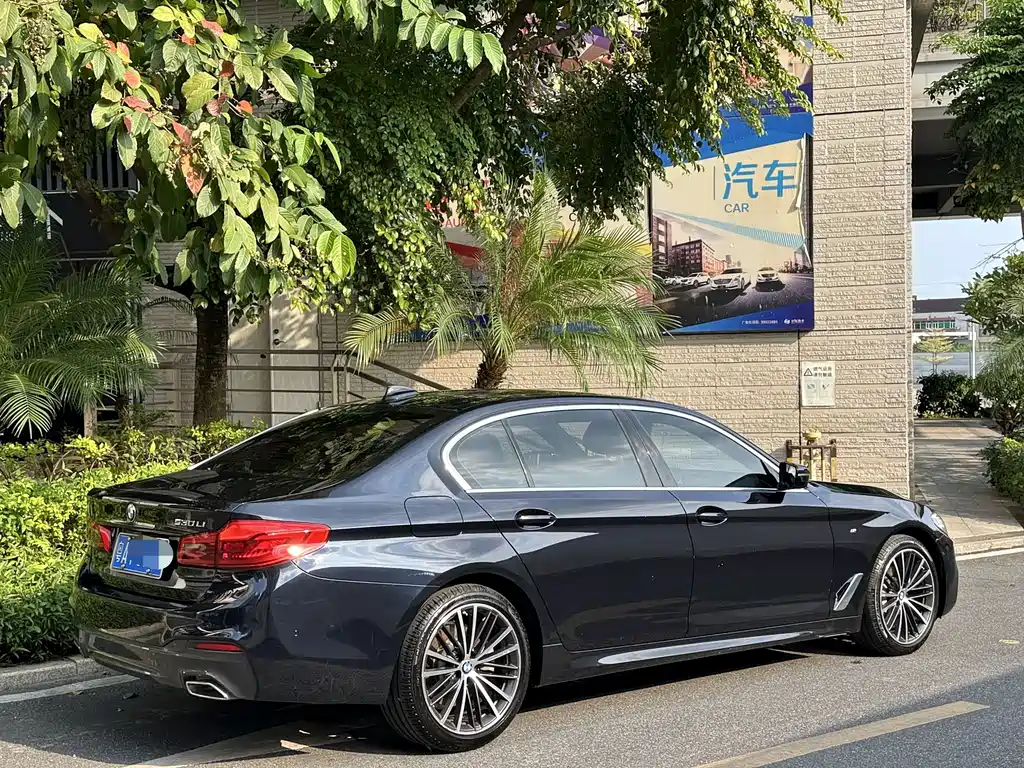 BMW 5 Series — фото 4