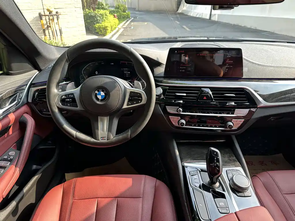 BMW 5 Series — фото 8