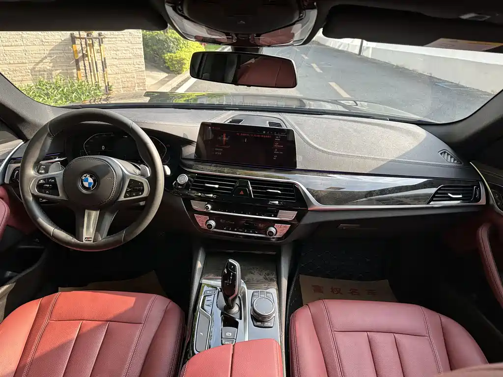 BMW 5 Series — фото 9