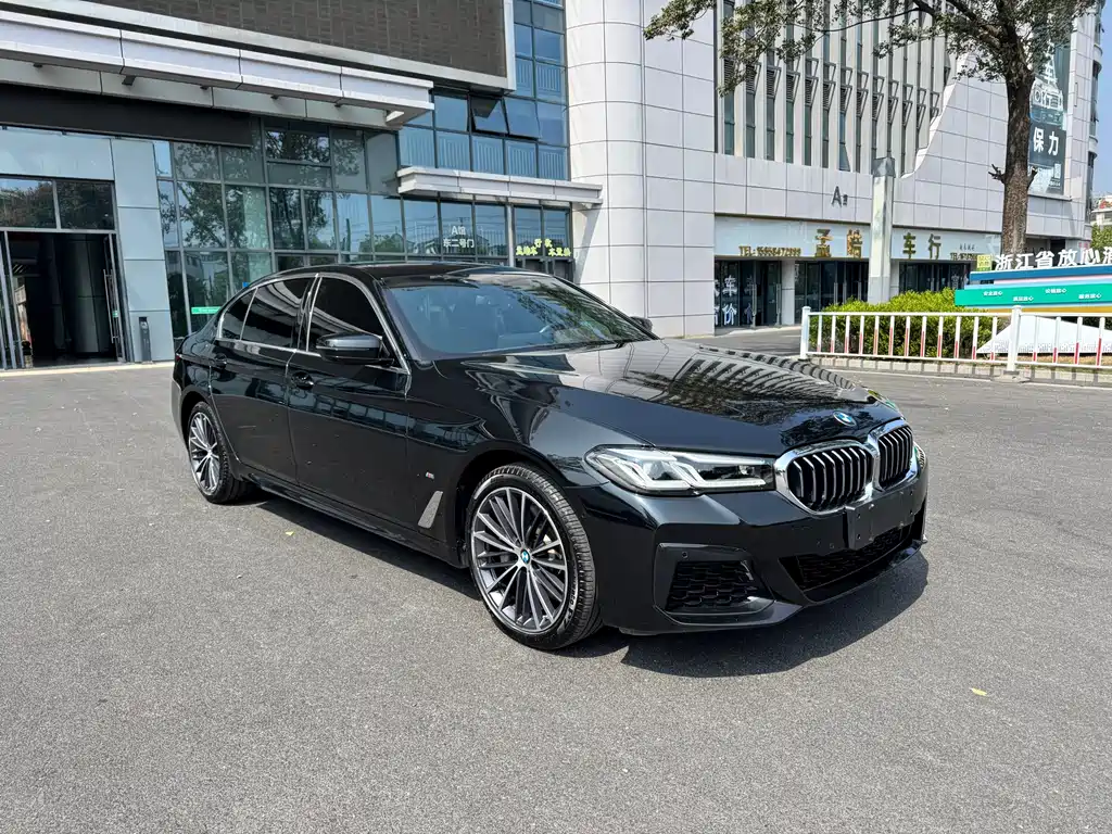 BMW 5 Series — фото 3