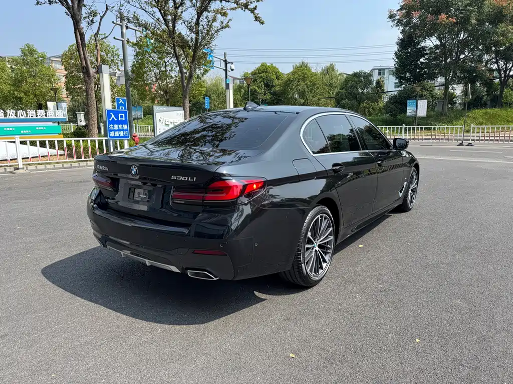 BMW 5 Series — фото 5