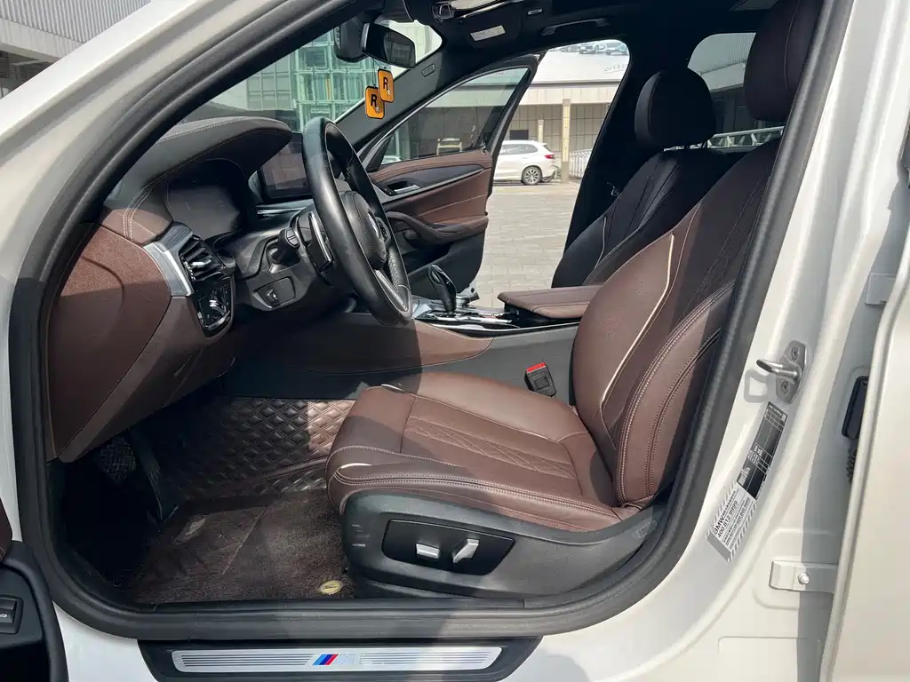 BMW 5 Series — фото 15