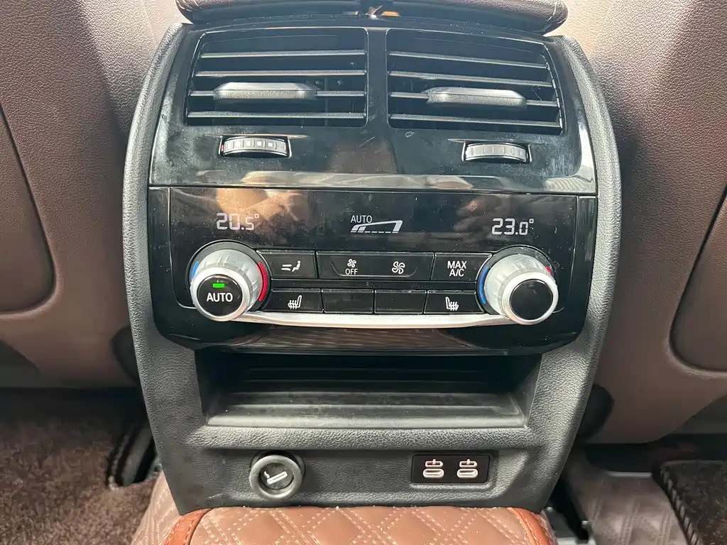 BMW 5 Series — фото 19