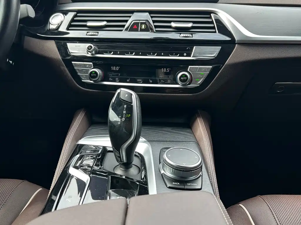BMW 5 Series — фото 20