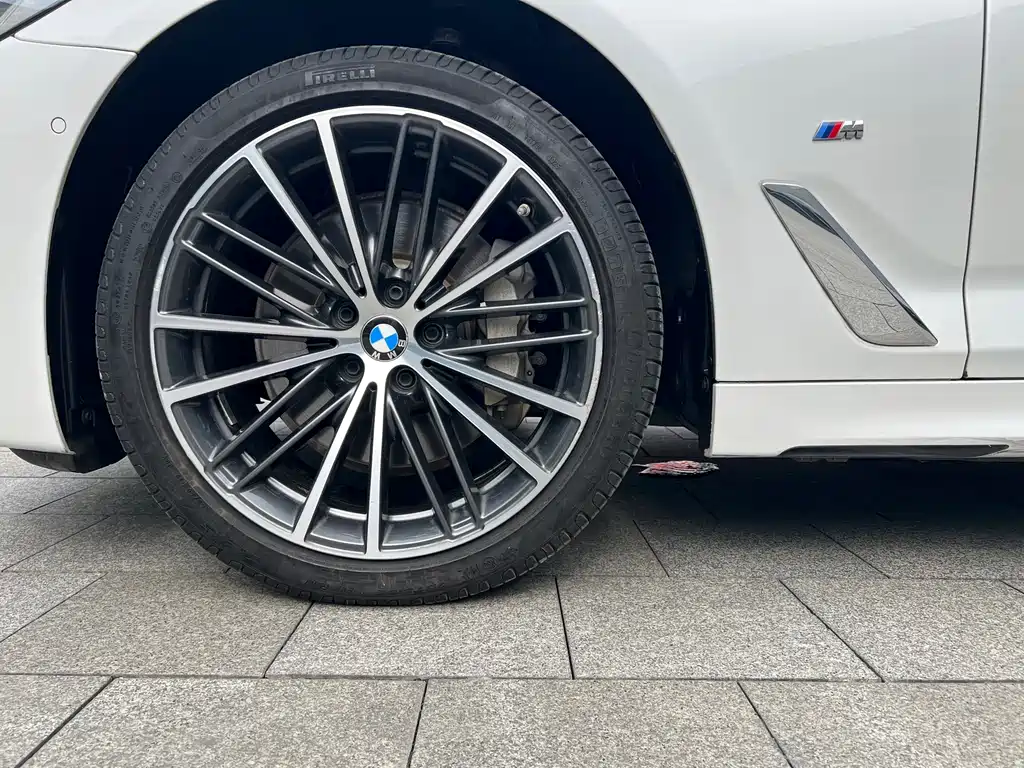 BMW 5 Series — фото 23