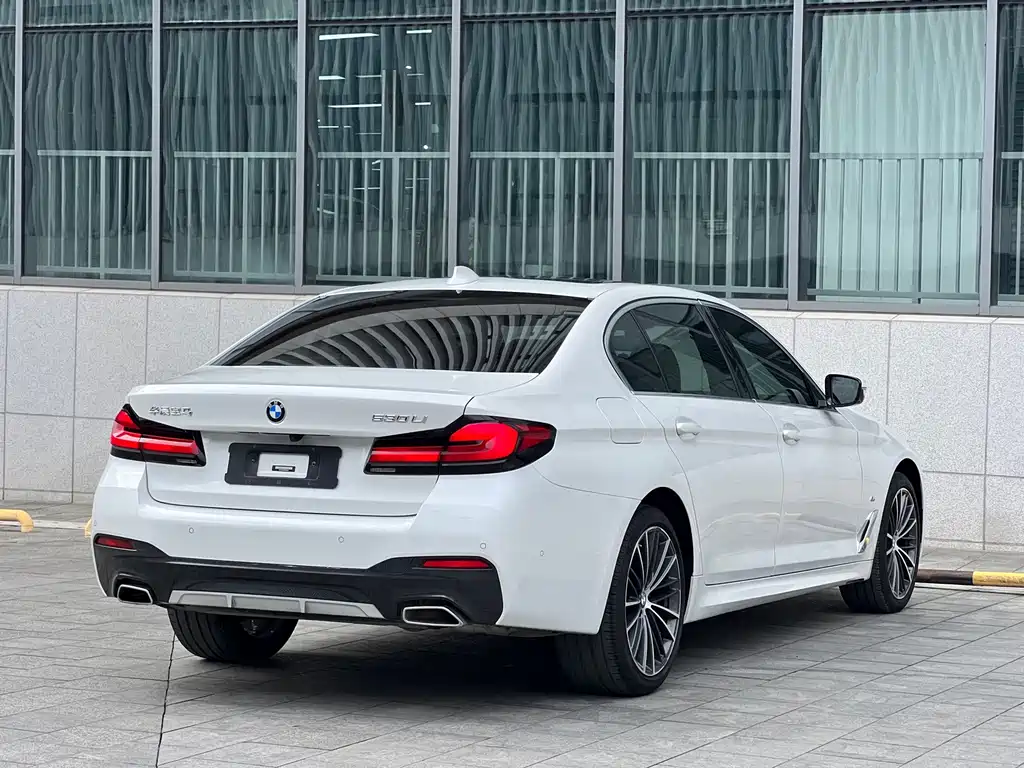 BMW 5 Series — фото 4