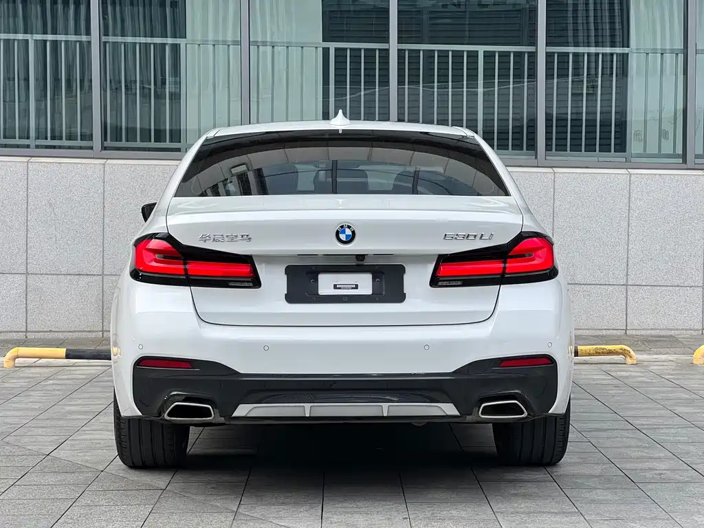 BMW 5 Series — фото 5