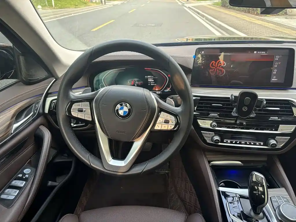 BMW 5 Series — фото 3