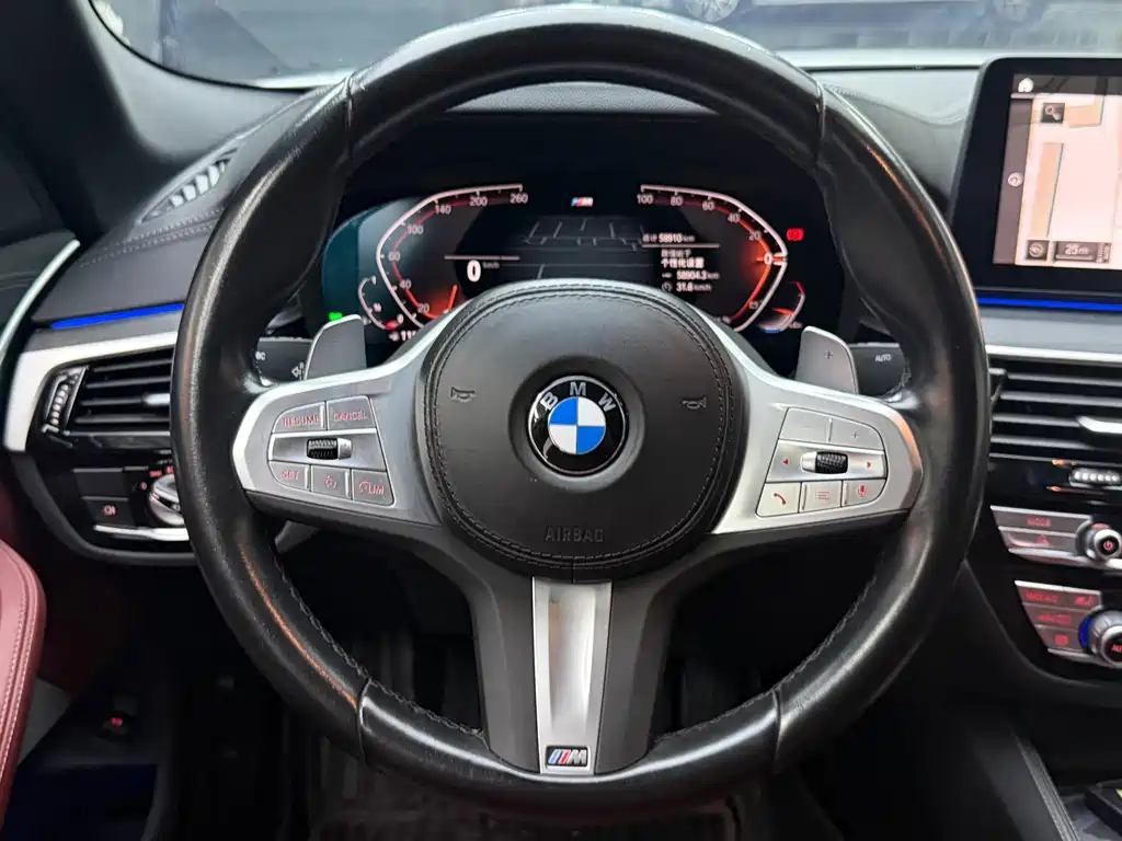 BMW 5 Series — фото 8