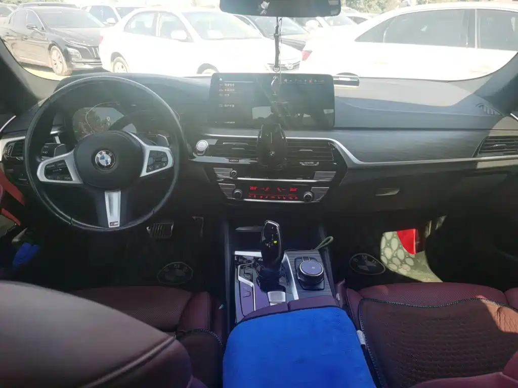 BMW 5 Series — фото 10