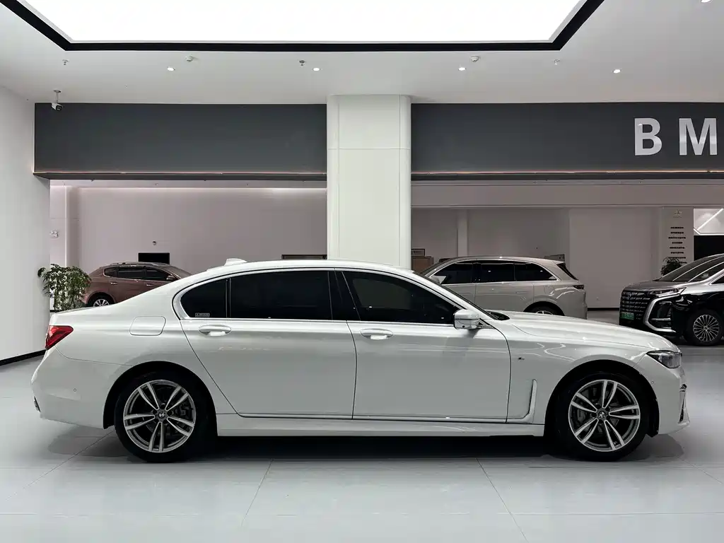BMW 7 Series — фото 4