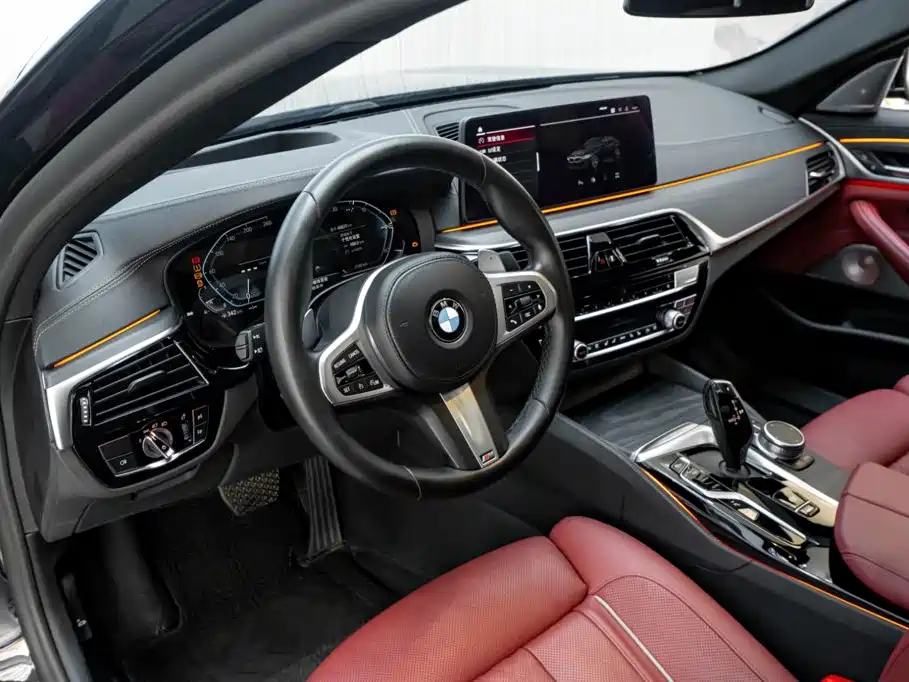 BMW 5 Series — фото 26