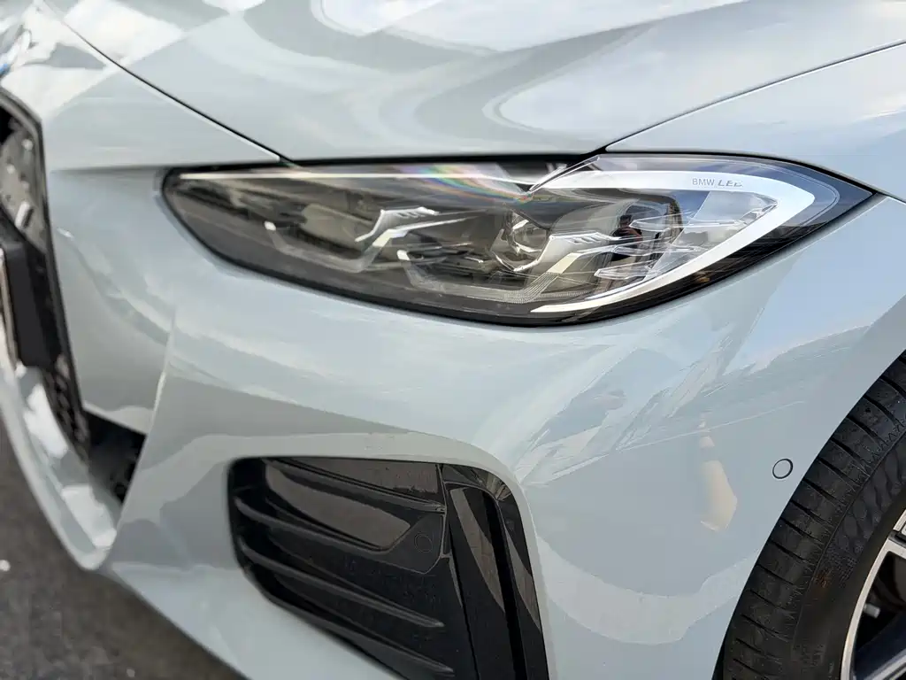BMW i4 — фото 18