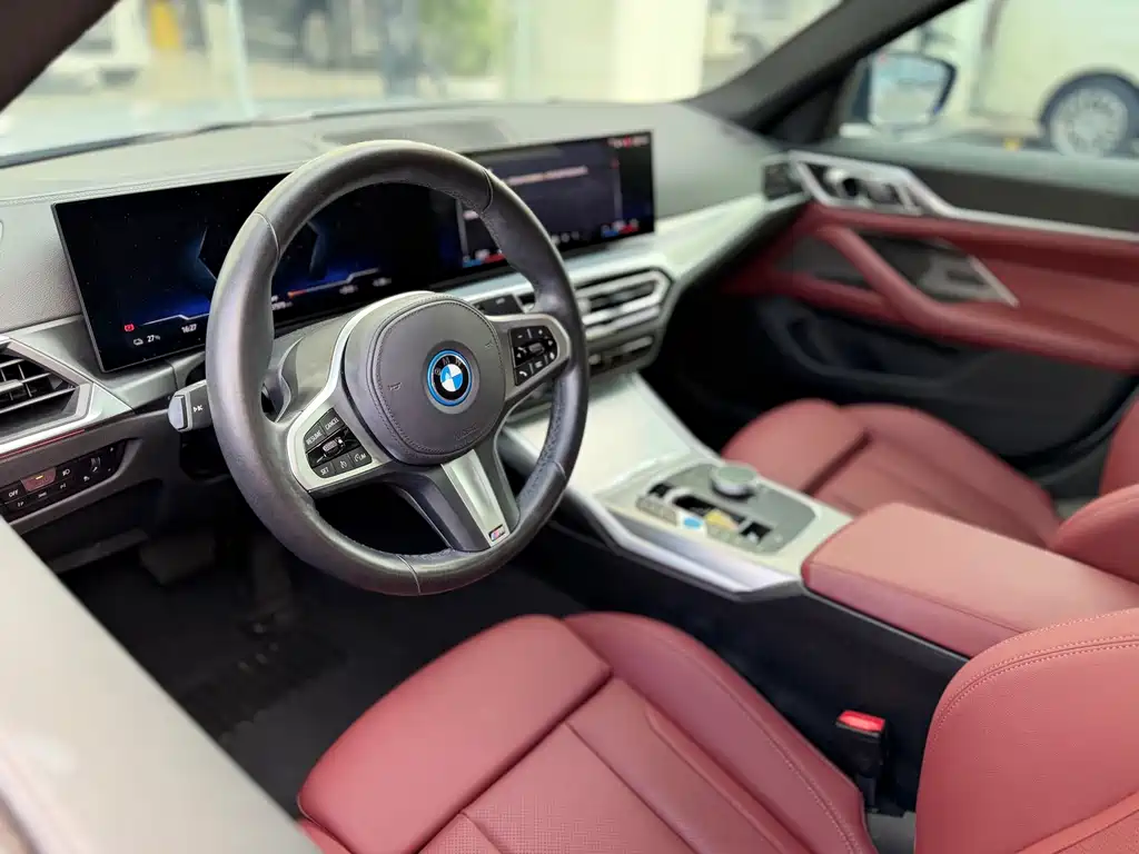 BMW i4 — фото 20