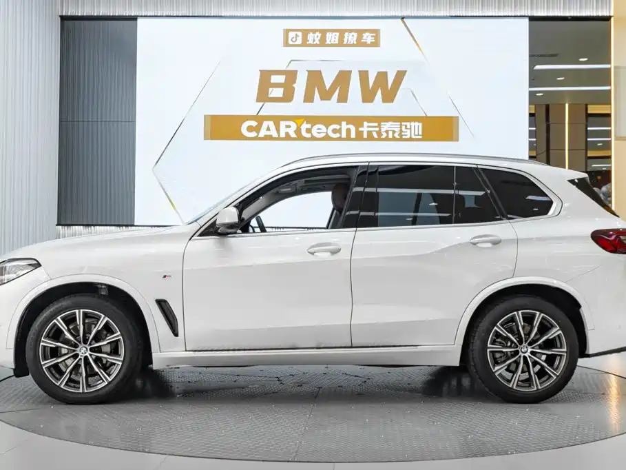 BMW X5 (Import) — фото 3
