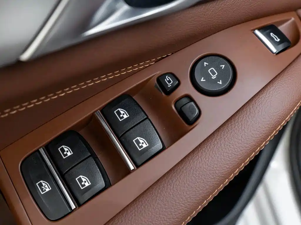 BMW X5 (Import) — фото 24