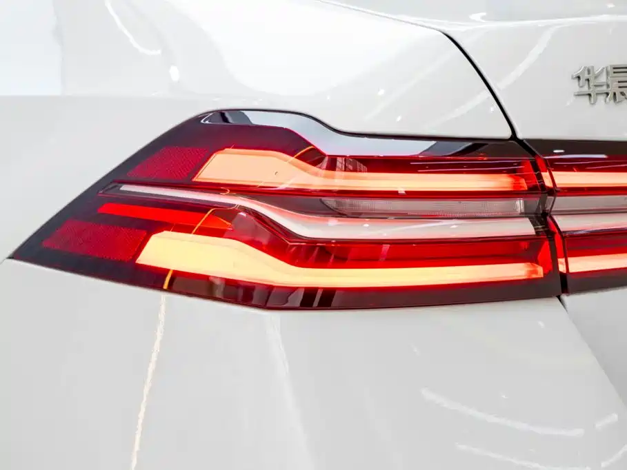 BMW 5 Series — фото 9