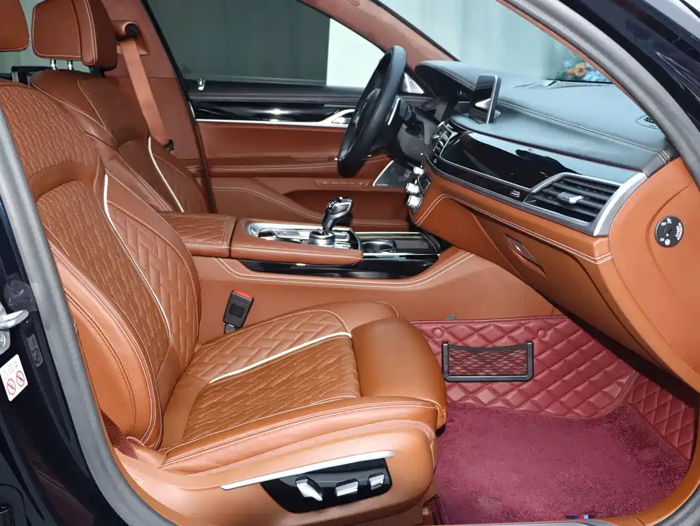 BMW 7 Series — фото 14