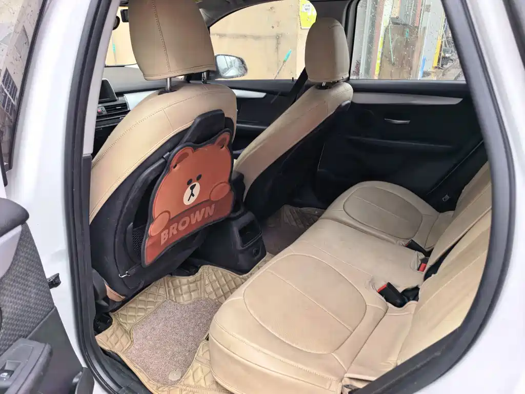 BMW 2 Series Active Tourer — фото 9
