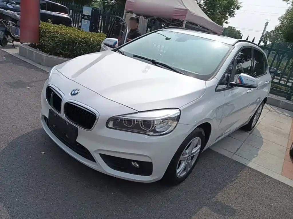 BMW 2 Series Active Tourer — фото 2