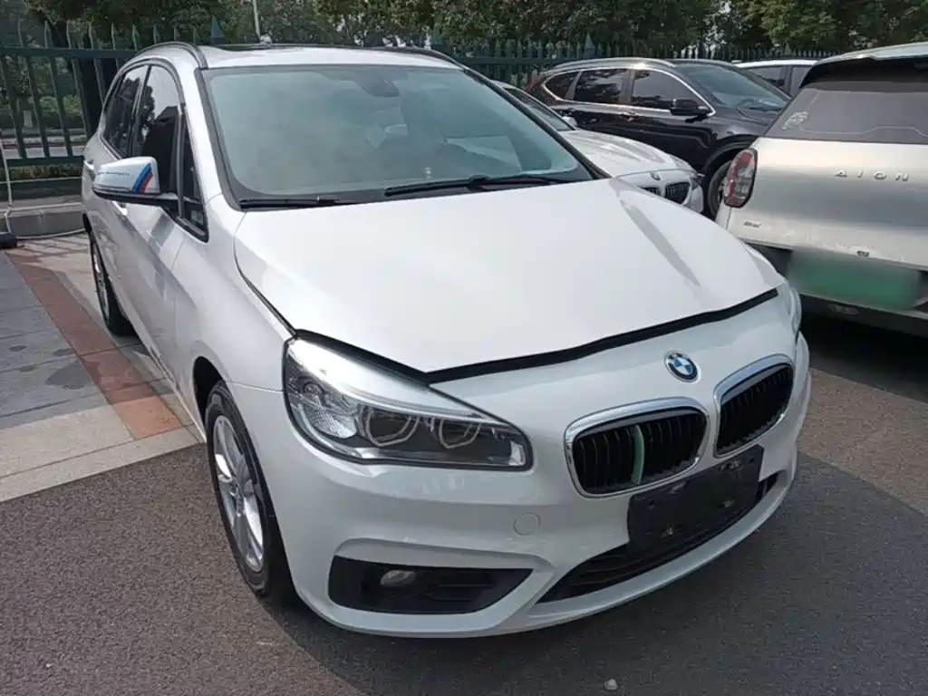 BMW 2 Series Active Tourer — фото 4