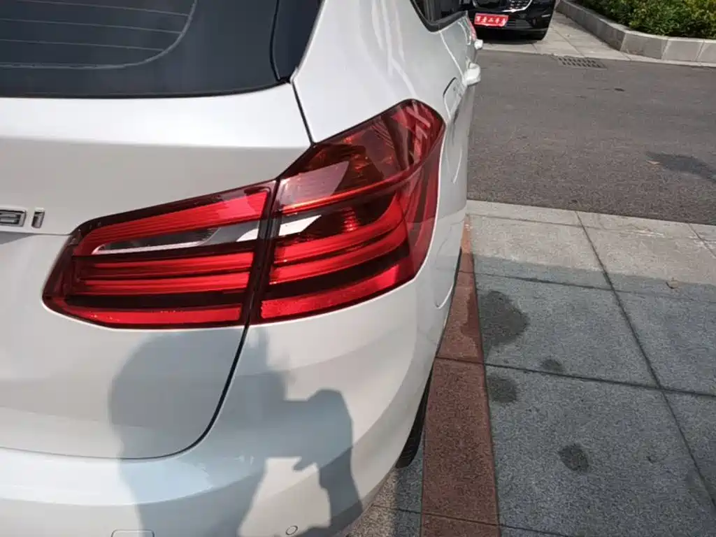 BMW 2 Series Active Tourer — фото 8