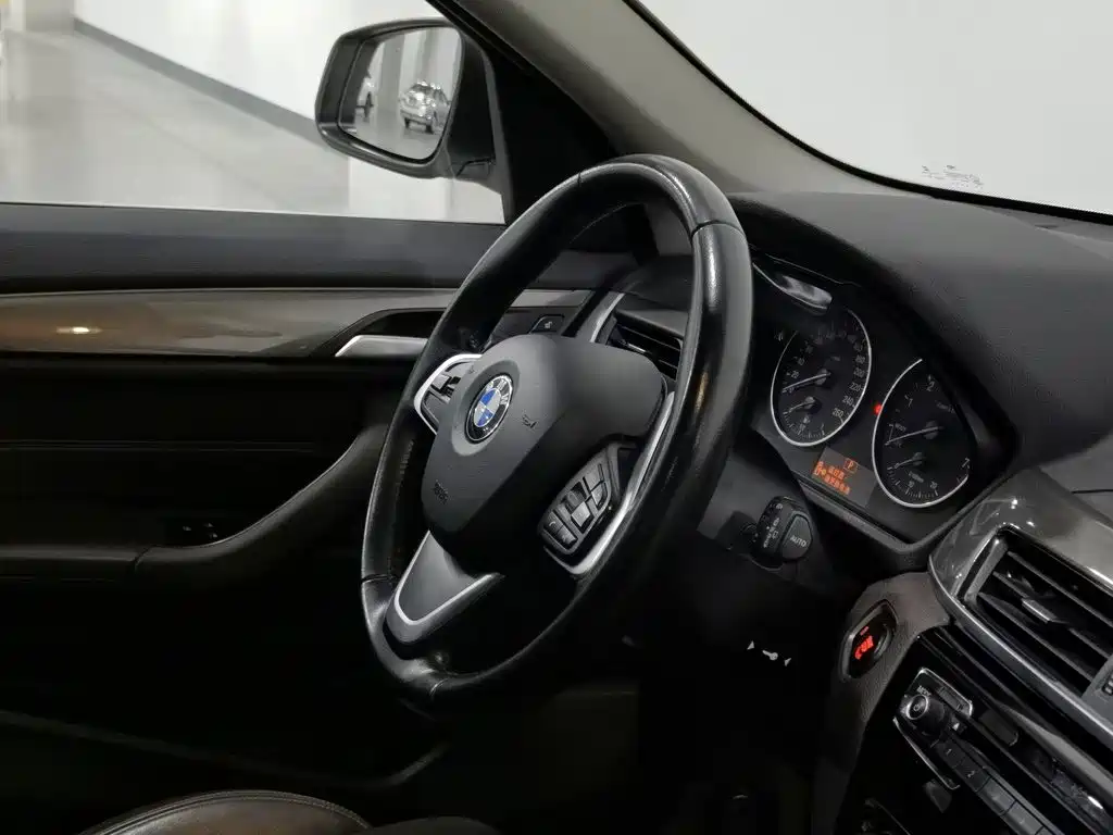 BMW X1 — фото 22