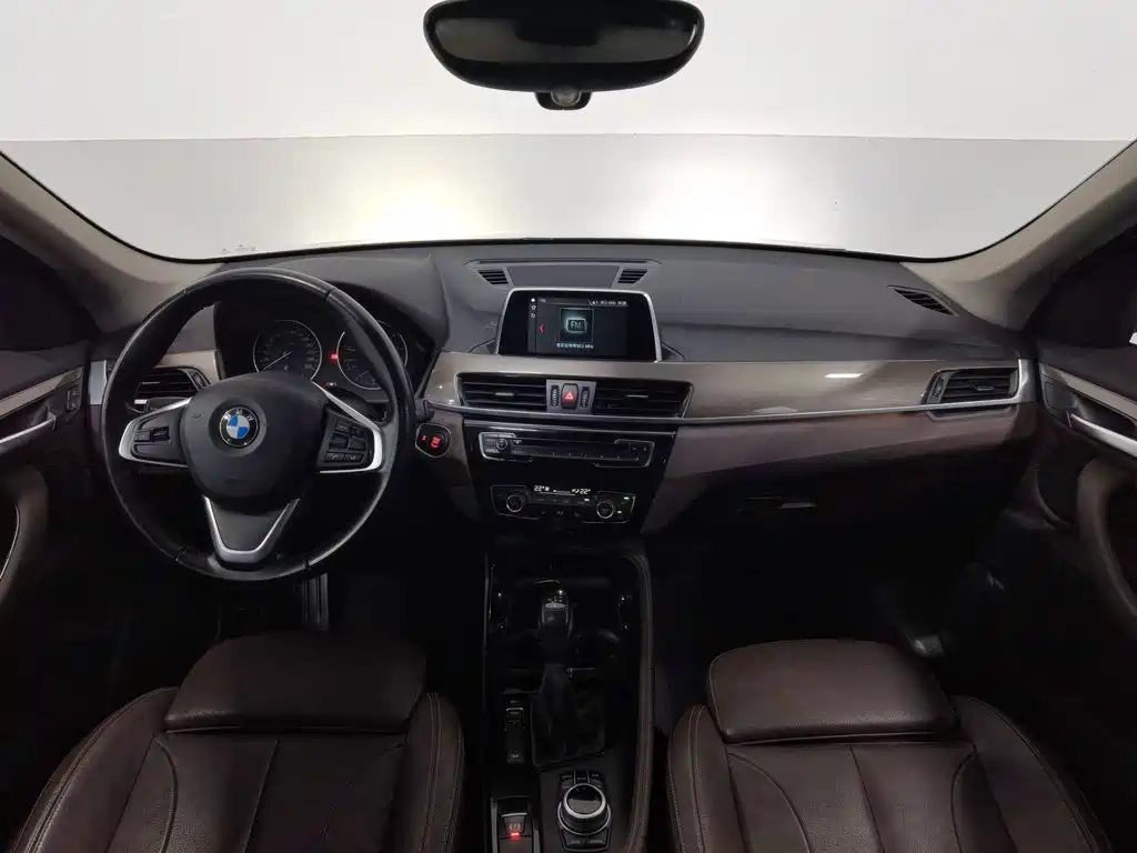 BMW X1 — фото 5