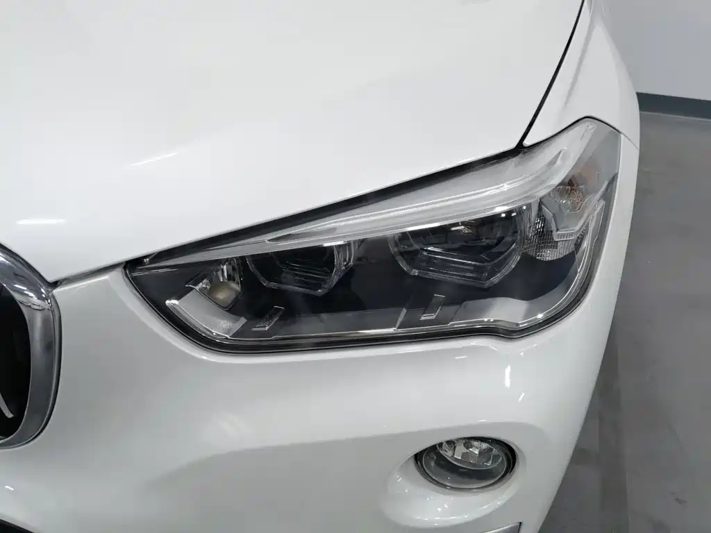 BMW X1 — фото 7