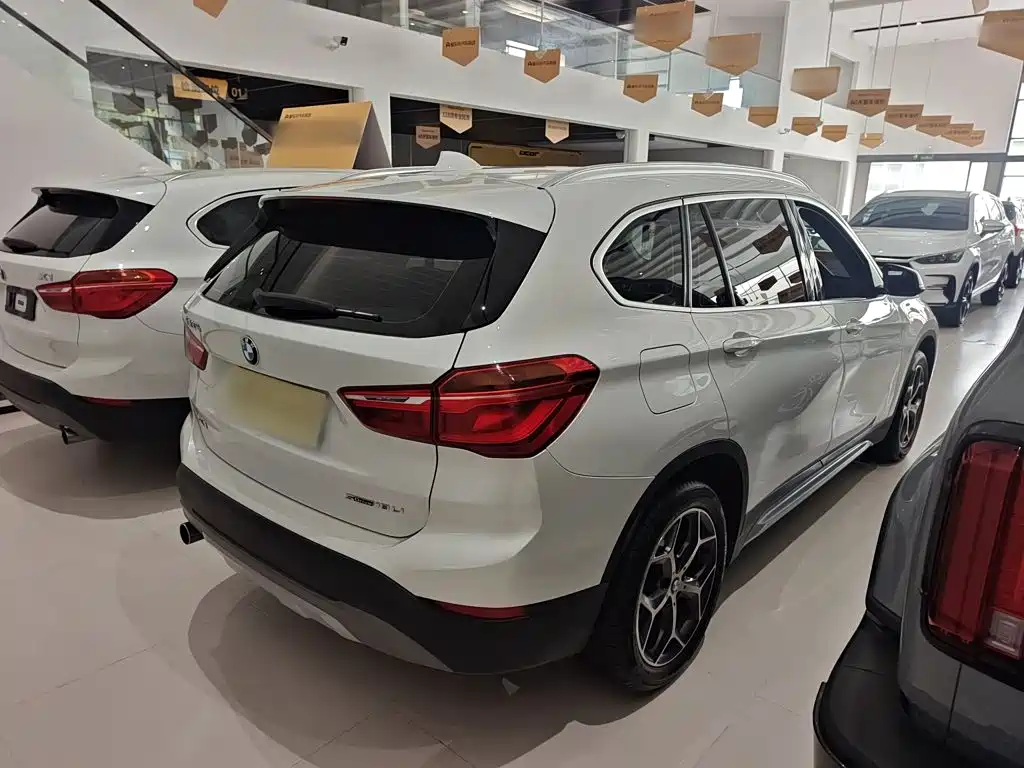 BMW X1 — фото 5