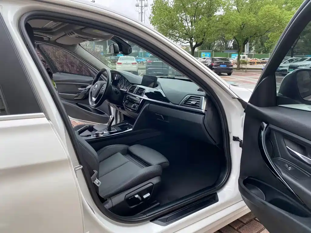 BMW 3 Series — фото 10