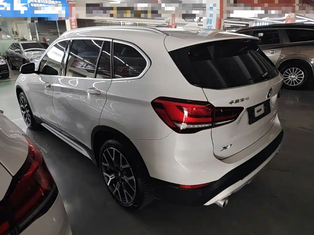 BMW X1 — фото 5