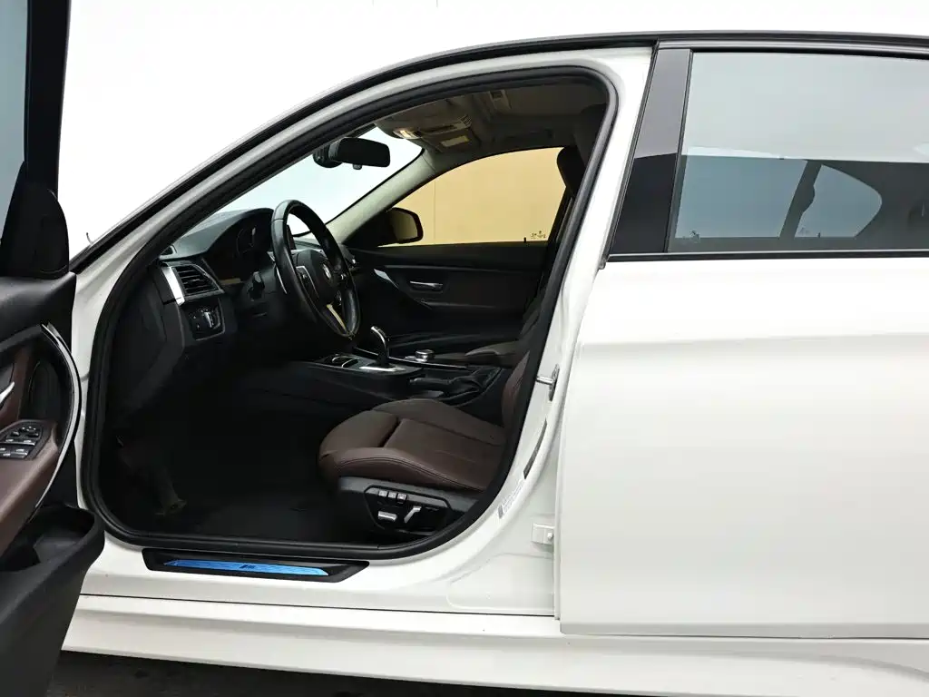BMW 3 Series — фото 10