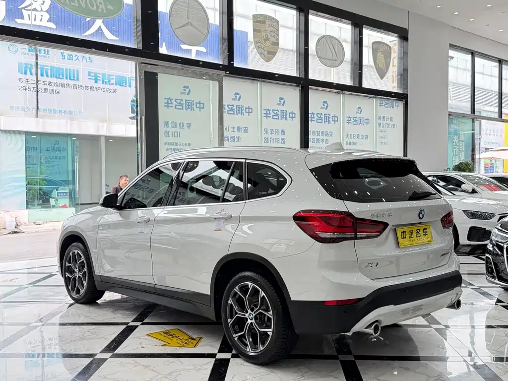 BMW X1 — фото 5