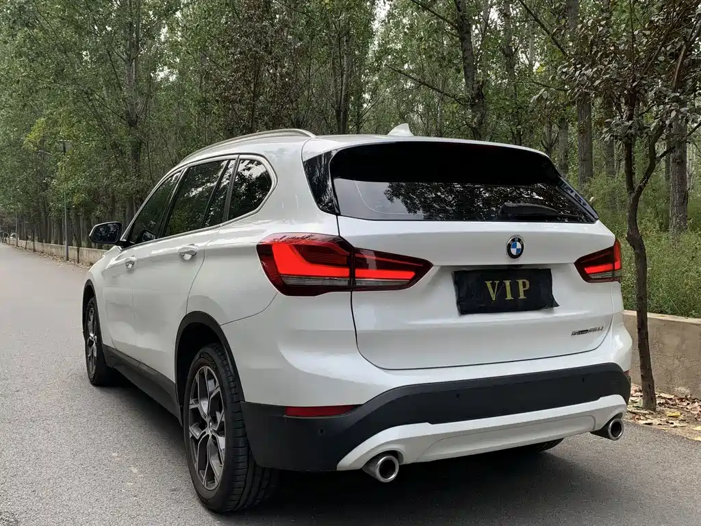 BMW X1 — фото 8
