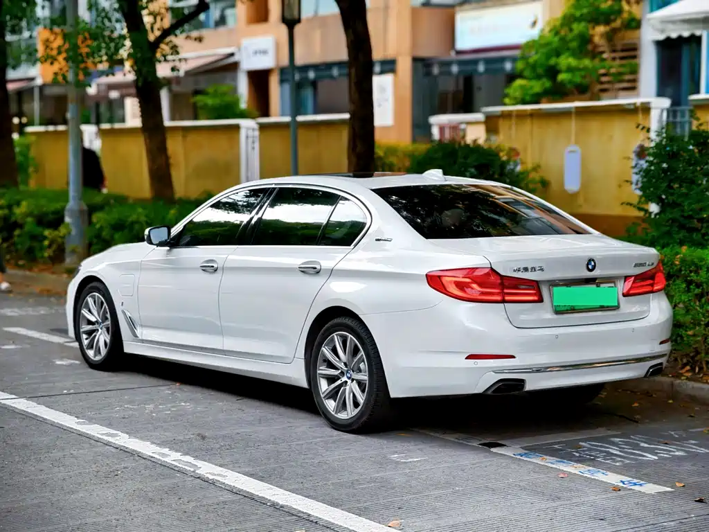 BMW 5 Series New Energy — фото 5