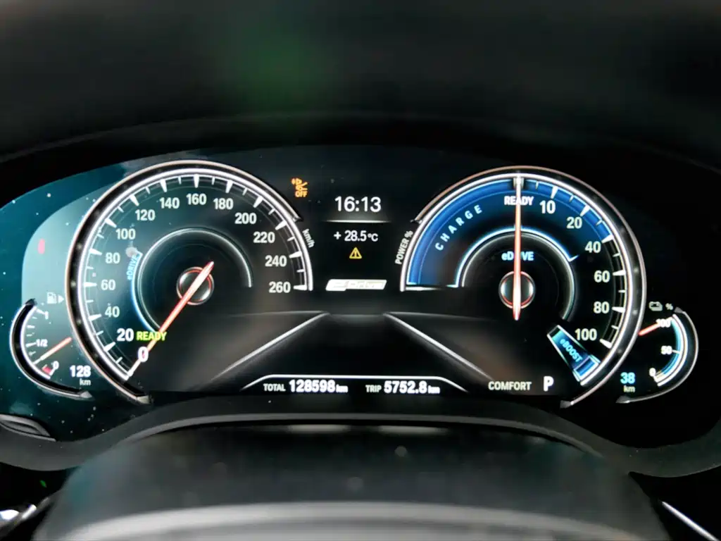 BMW 5 Series New Energy — фото 9